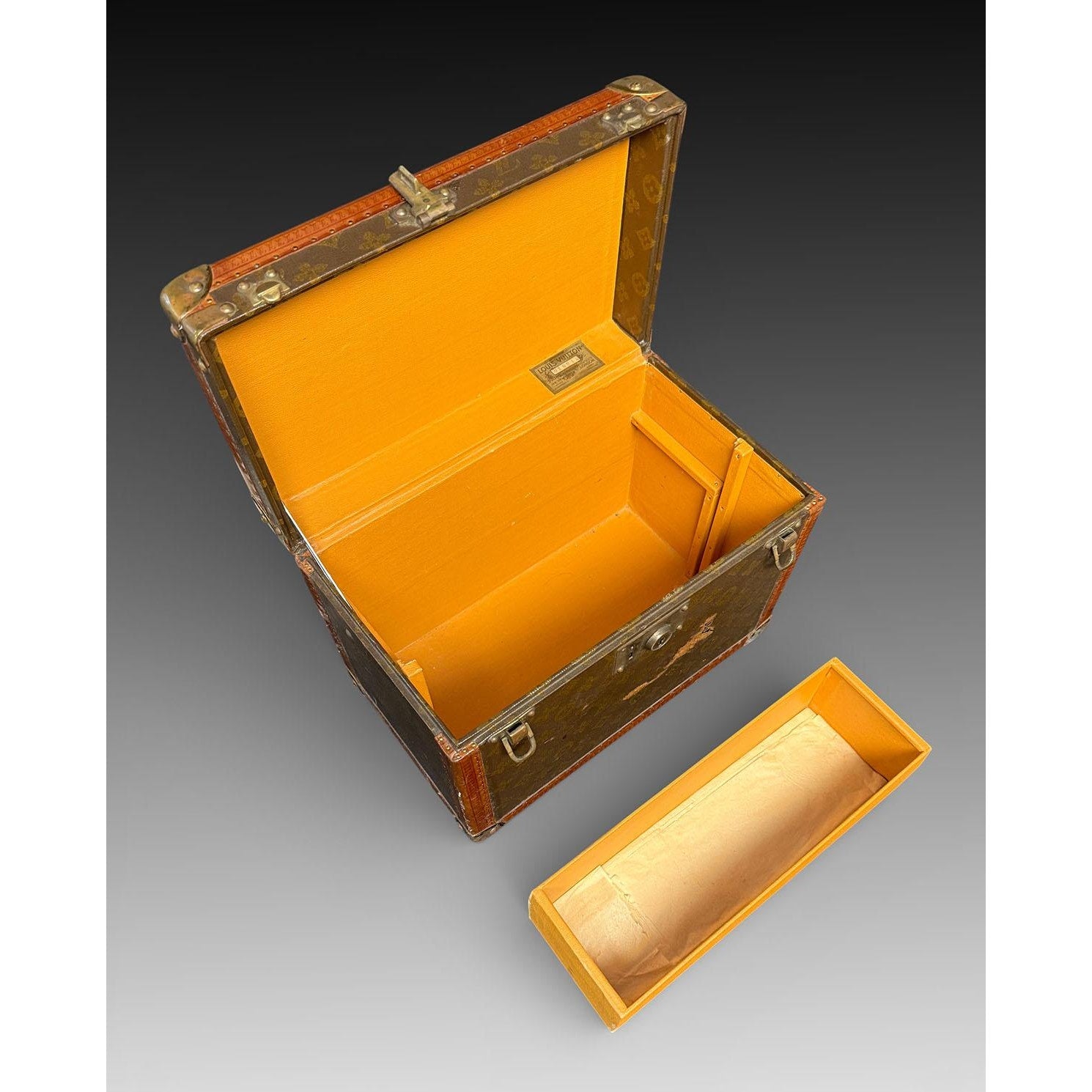 1935 Louis Vuitton Boîte Pharmacie Trunk Monogram Box 819213