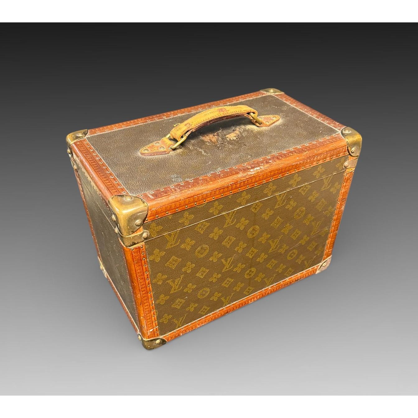1935 Louis Vuitton Boîte Pharmacie Trunk Monogram Box 819213