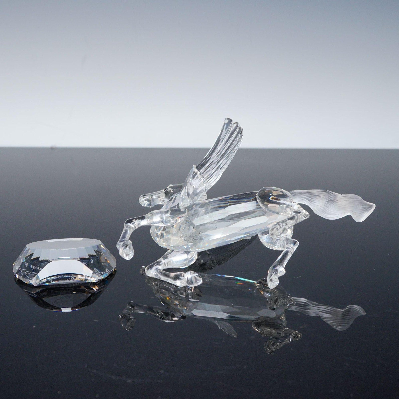 Swarovski SCS 1998 Pegasus Fabulous Creatures 5pc Set Figurine Base Plaque Box