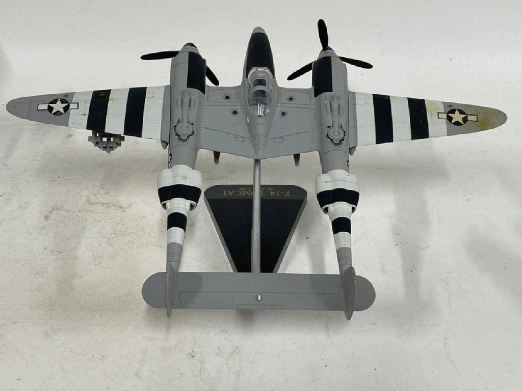 P-38 Lightning 1:40 Desktop Model Invasion Stripes DAMAGED MISSING PROP BLADE