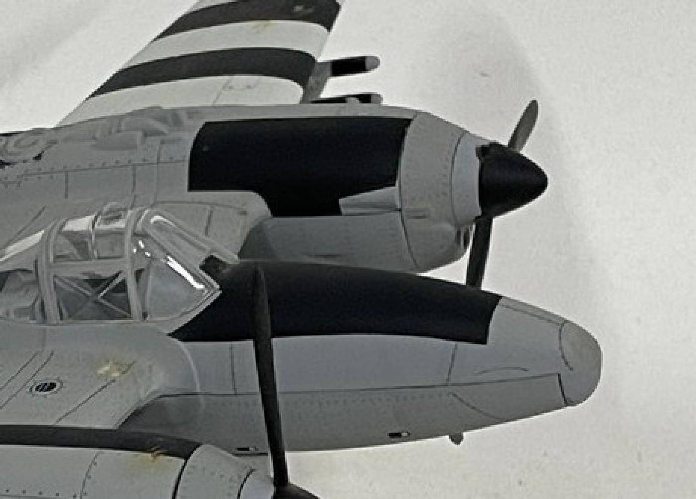 P-38 Lightning 1:40 Desktop Model Invasion Stripes DAMAGED MISSING PROP BLADE