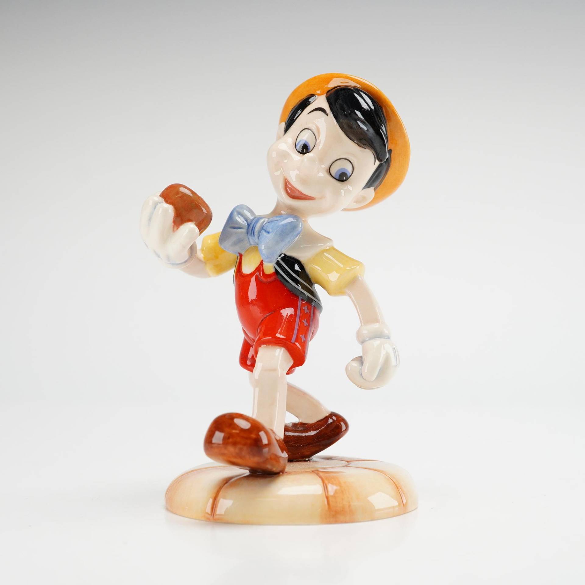 Royal Doulton Pinocchio Figurine DM1 Disney Showcase Collection in Box COA