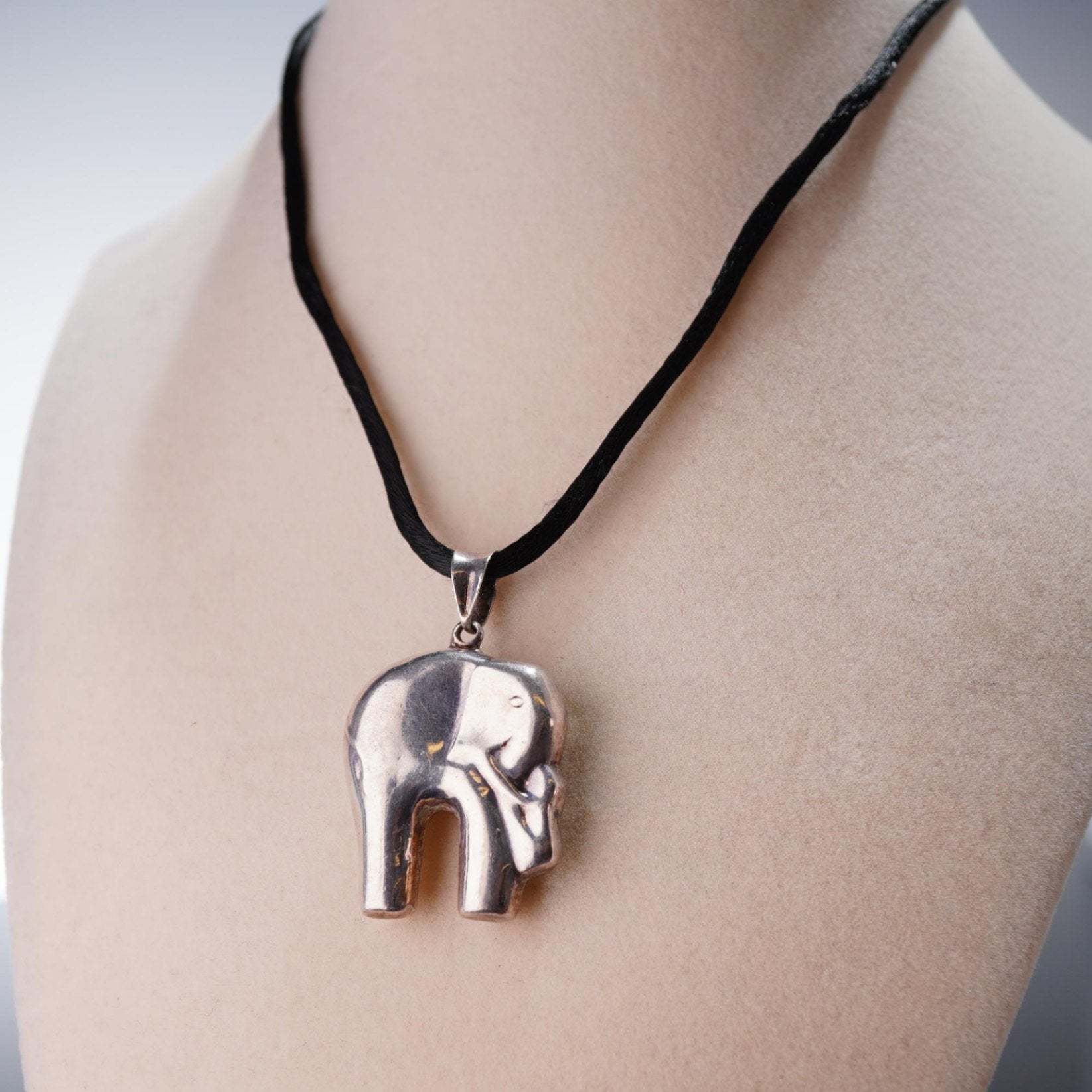 Sterling Silver 925 Elephant Pendant Necklace 3D Contemporary Charm 1.25"