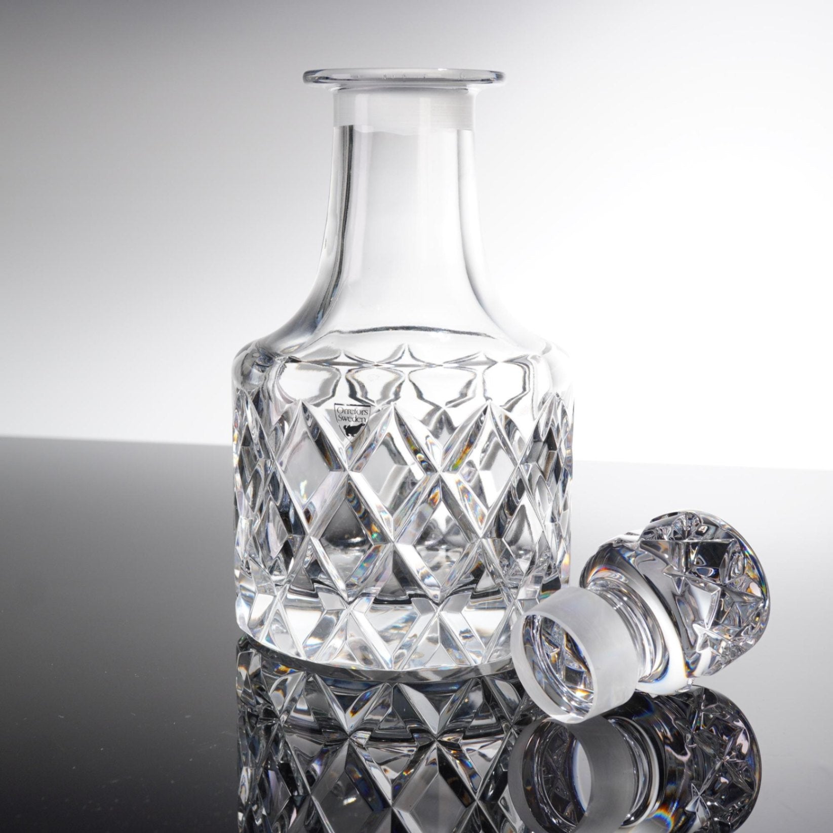 Orrefors Sofiero Crystal Decanter Gunnar Cyren Diamond Cut Stopper 10"