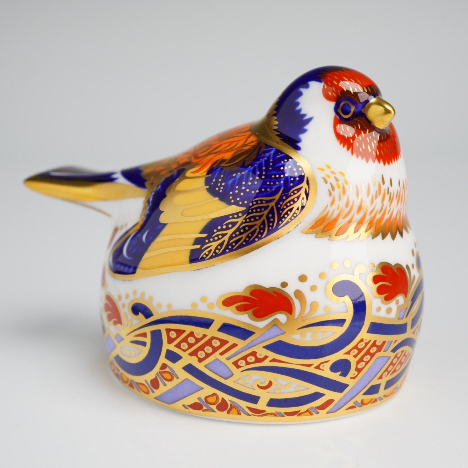 Royal Crown Derby Goldfinch Nesting Paperweight Imari Palette 22k Gold 1996