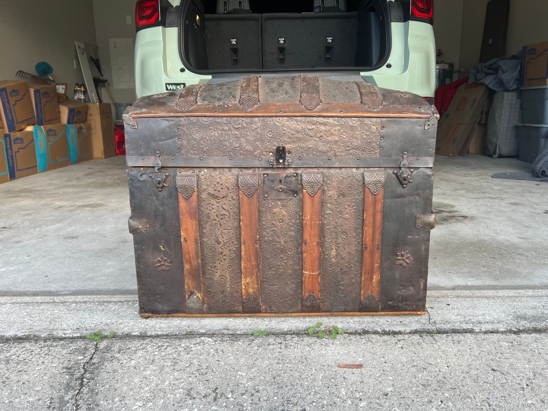 Antique Late 19th Century Dome Top Steamer Trunk - Arpeles Hartmann & Co