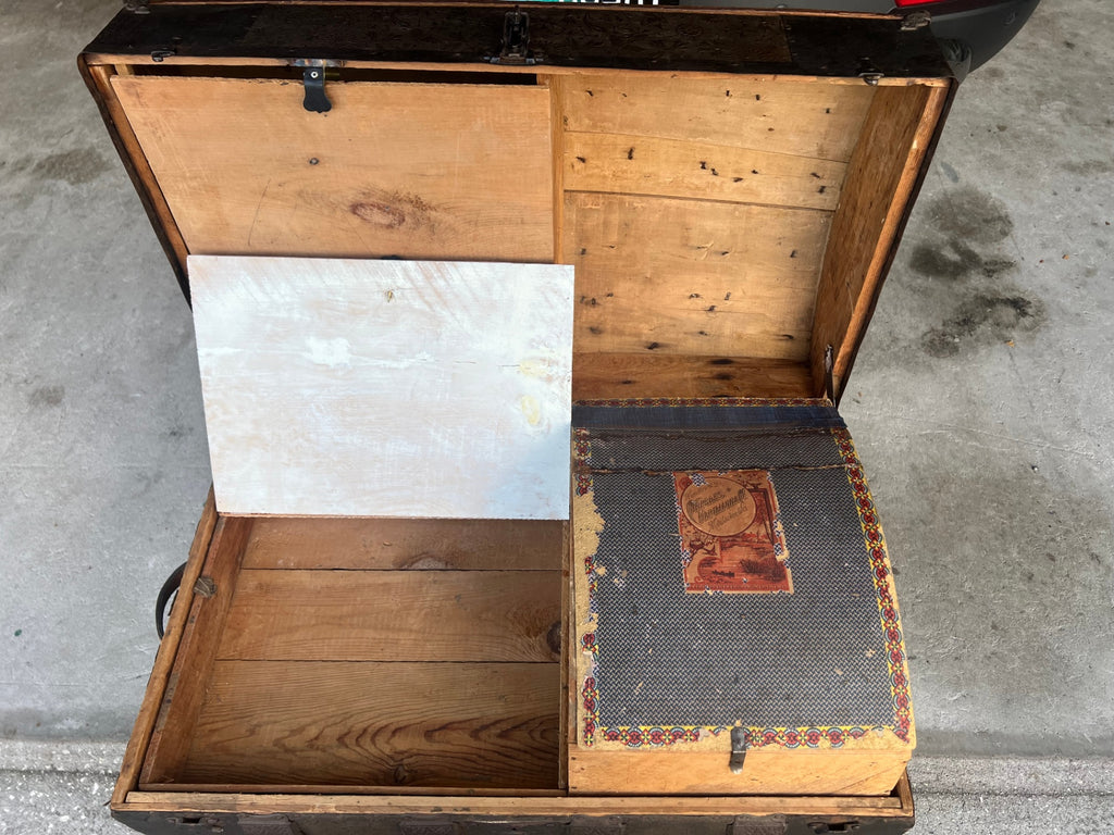 Antique Late 19th Century Dome Top Steamer Trunk - Arpeles Hartmann & Co