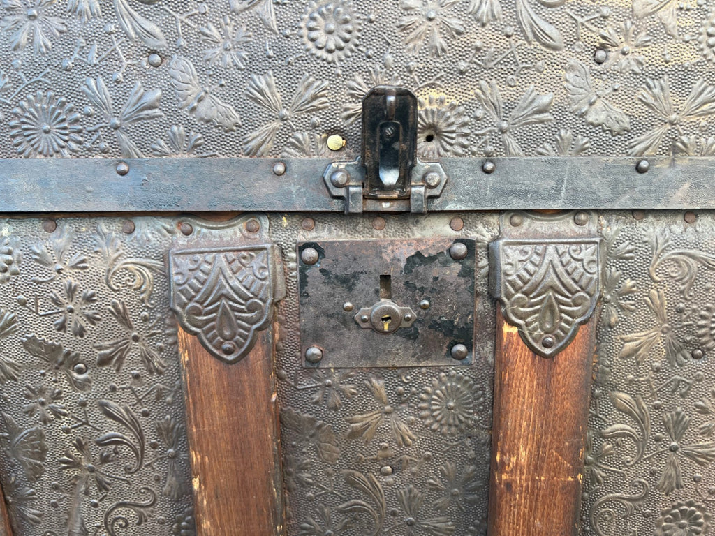 Antique Late 19th Century Dome Top Steamer Trunk - Arpeles Hartmann & Co
