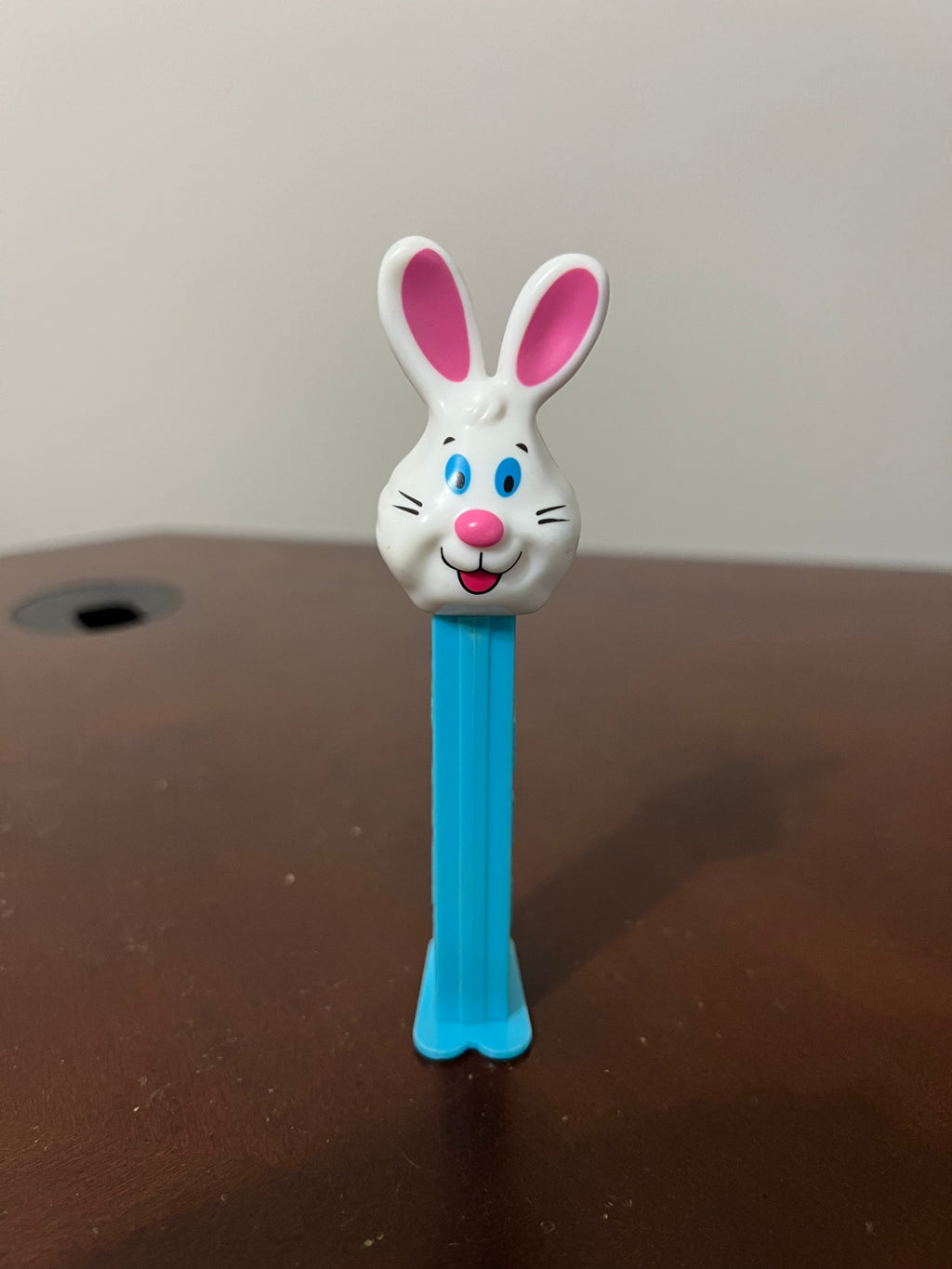 Lot of 10 PEZ - Star Wars Yoda, Taz, Santa, Frosty, Pumpkin, Big Ear Bunny