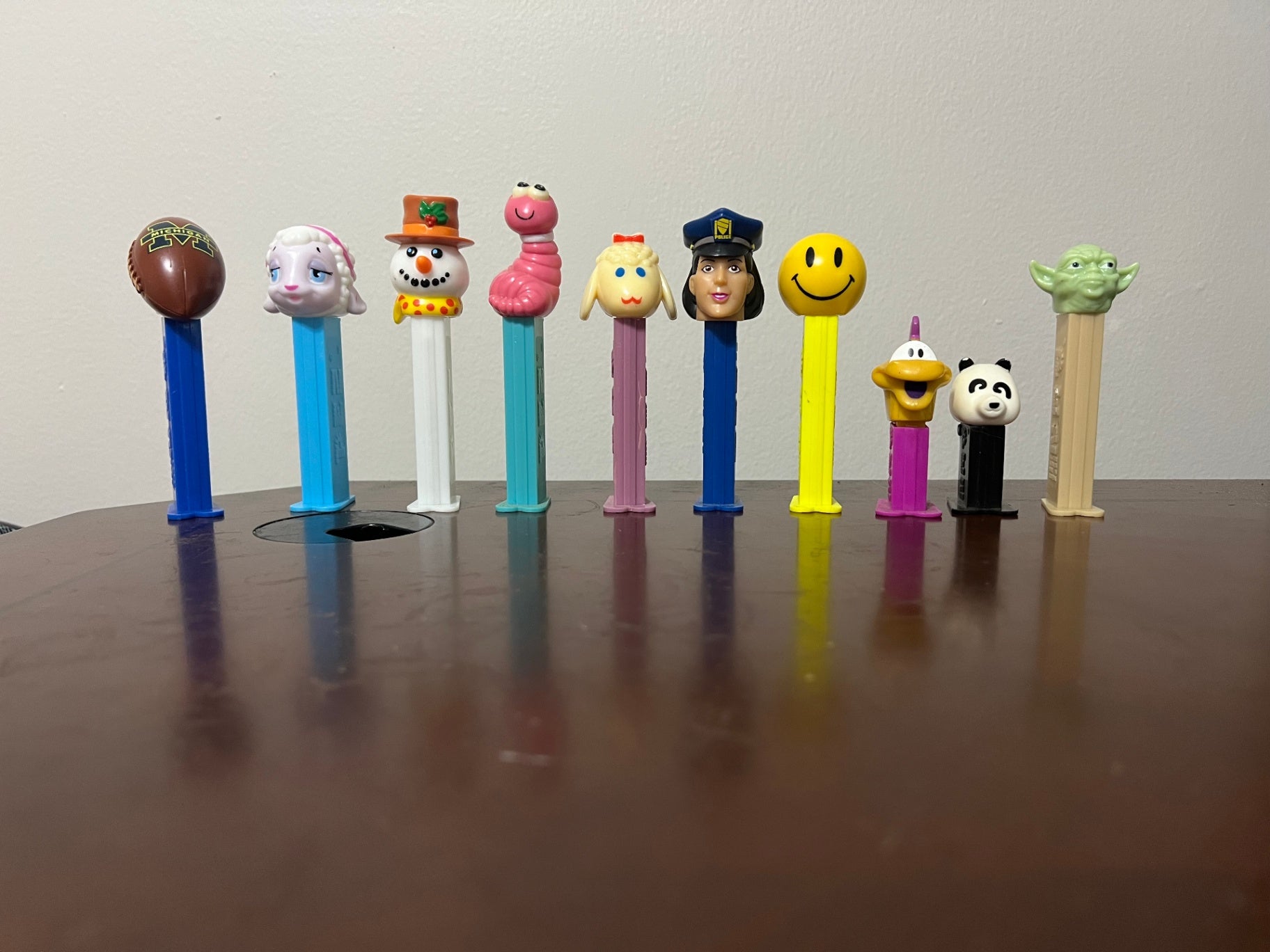 Lot of 10 PEZ - Michigan Football Yoda Frosty Police Woman Minis Lambs Smile Face