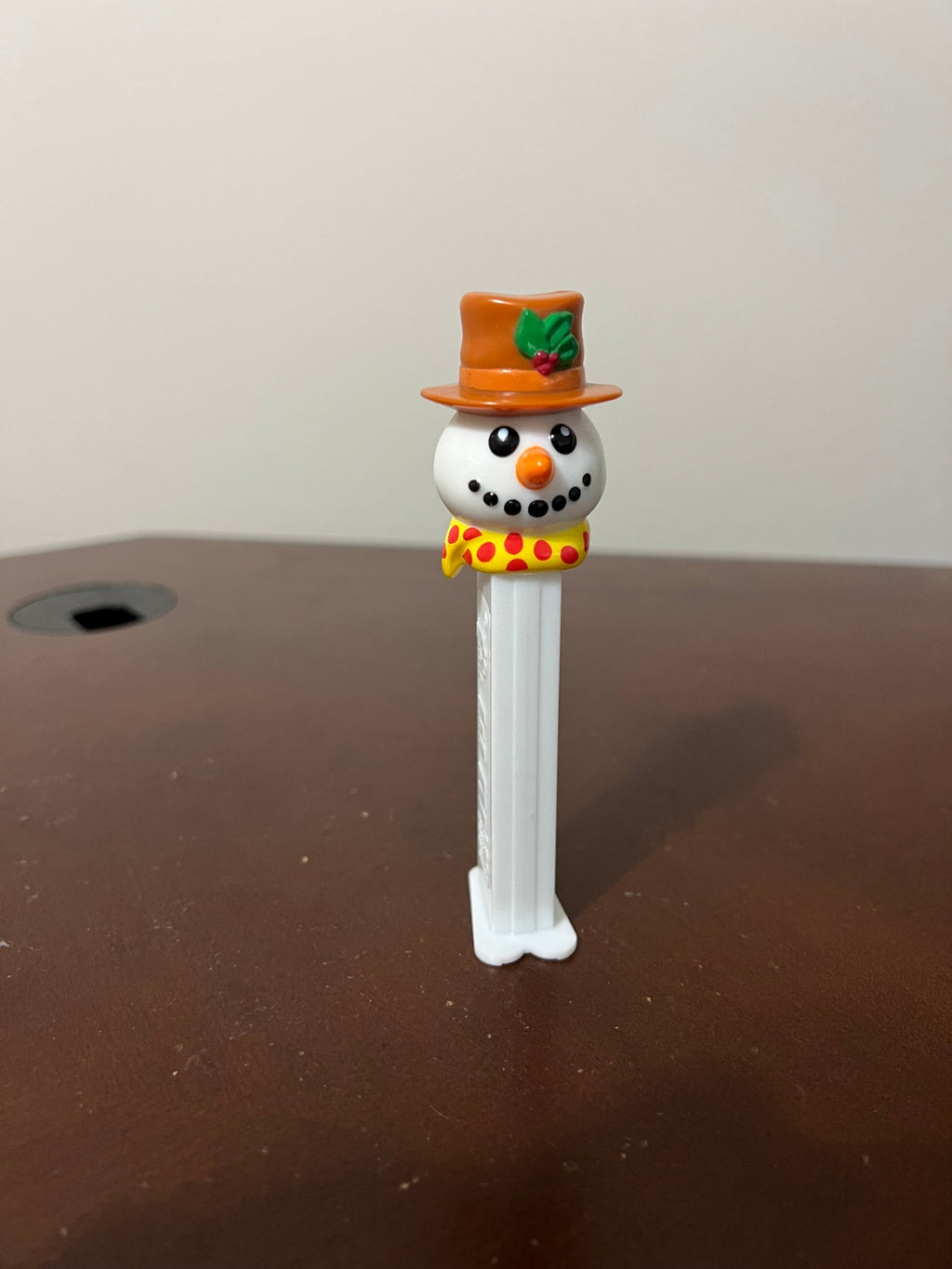 Lot of 10 PEZ - Star Wars Yoda, Taz, Santa, Frosty, Pumpkin, Big Ear Bunny