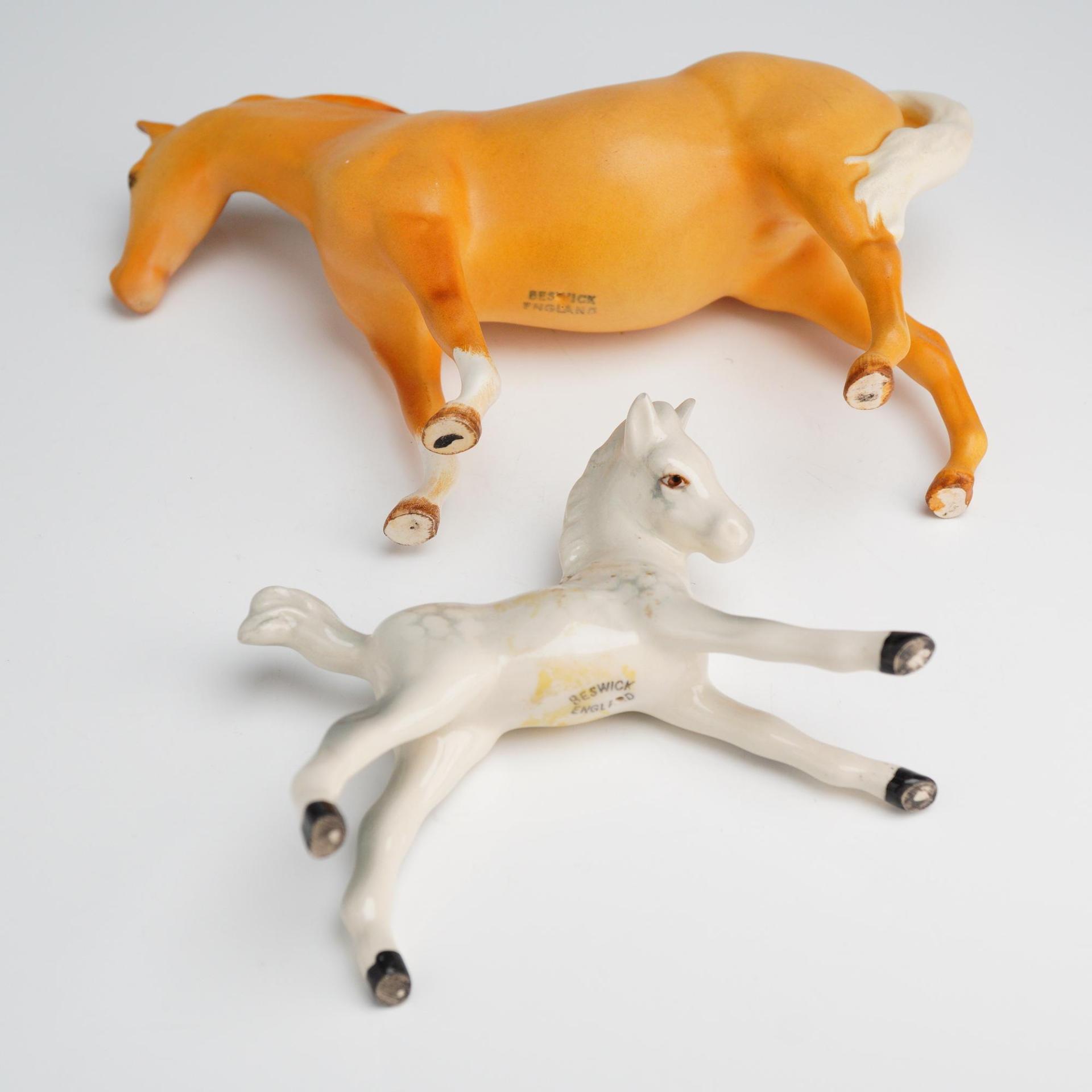 Beswick Porcelain Horse Figurines Palomino Mare & Dapple Gray Foal England 2pc