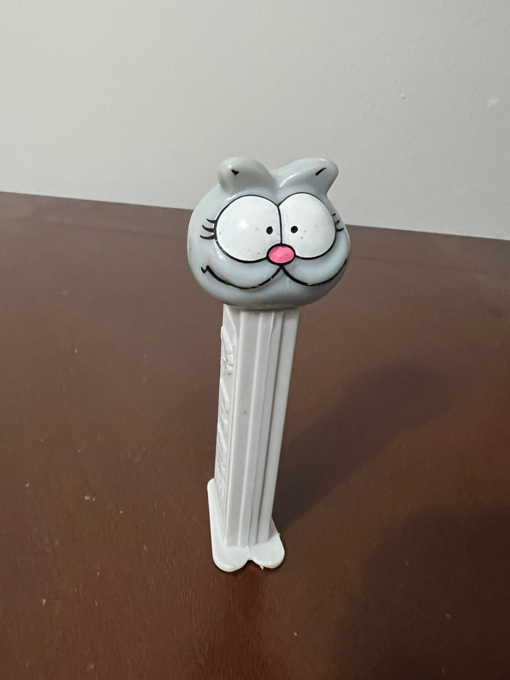 Lot of 10 PEZ - Garfield Nermal Snoopy Woodstock Lucy Linus Bert