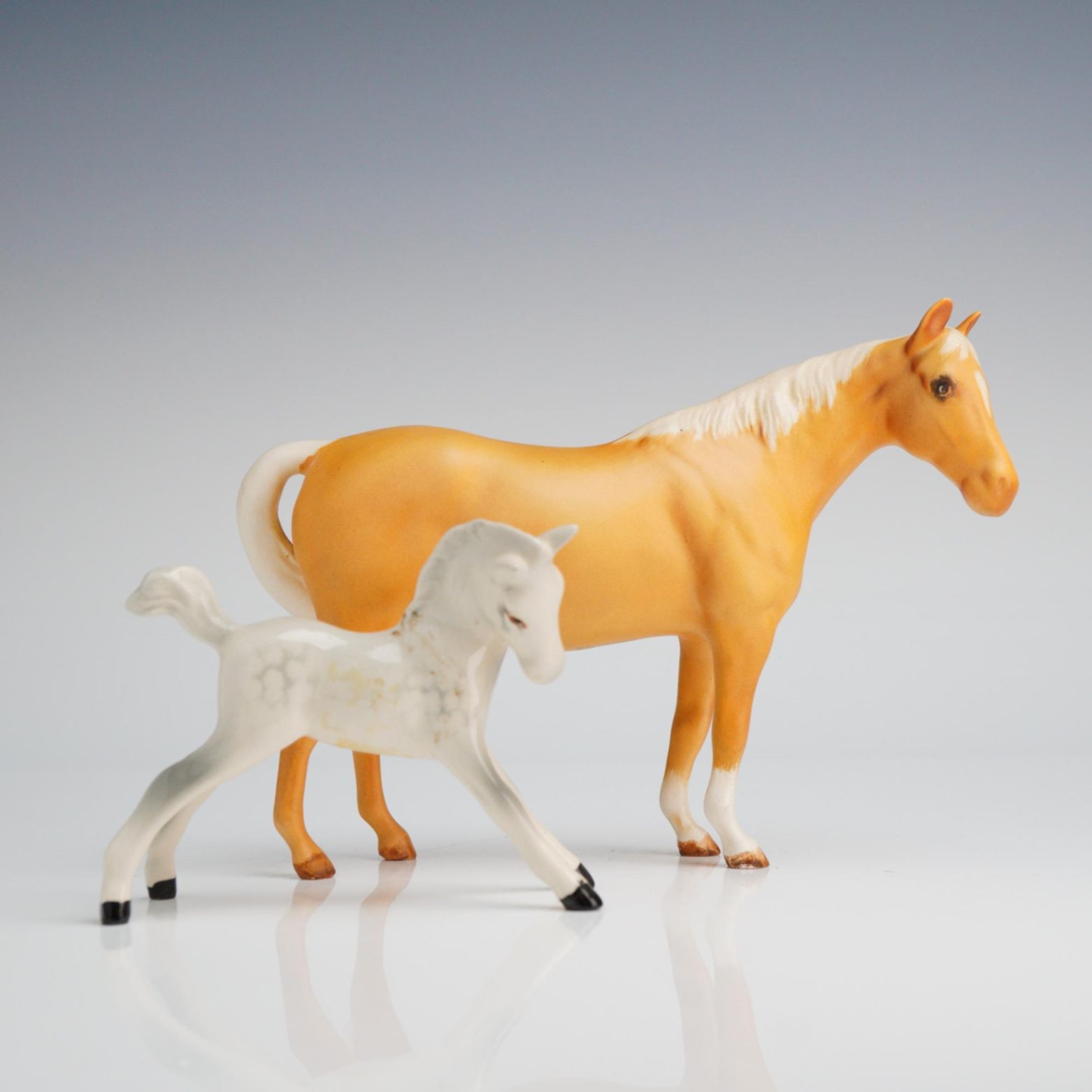 Beswick Porcelain Horse Figurines Palomino Mare & Dapple Gray Foal England 2pc