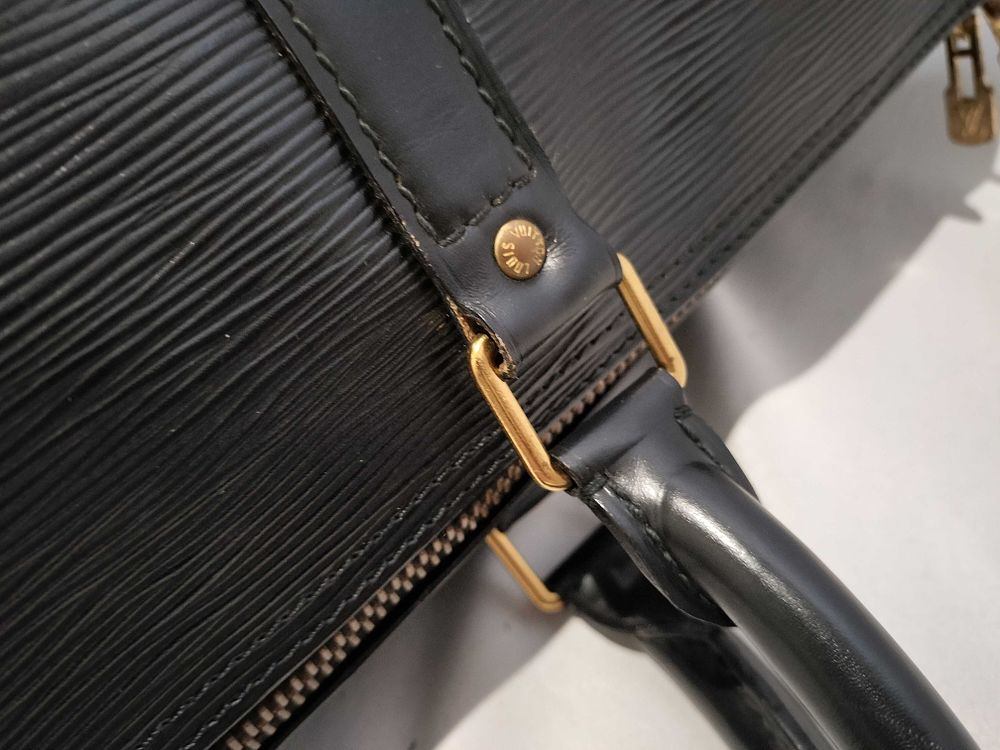 Louis Vuitton Keepall 50 Boston Bag Epi Leather Travel Duffel M59052