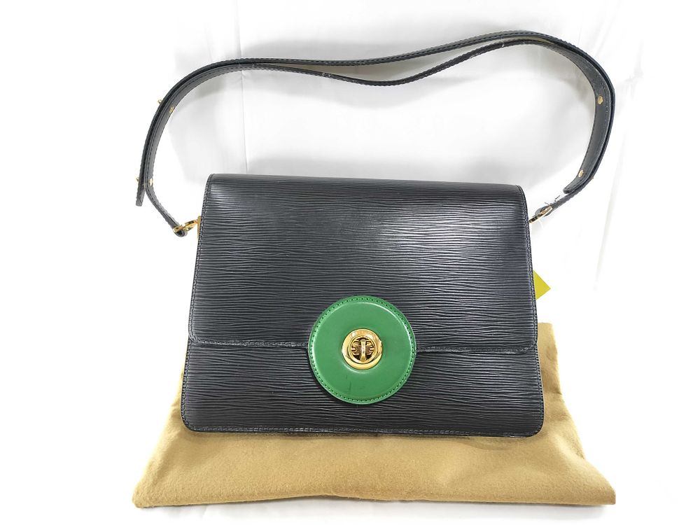 Vintage Authentic Louis Vuitton Epi Leather Free Run Shoulder Bag Black