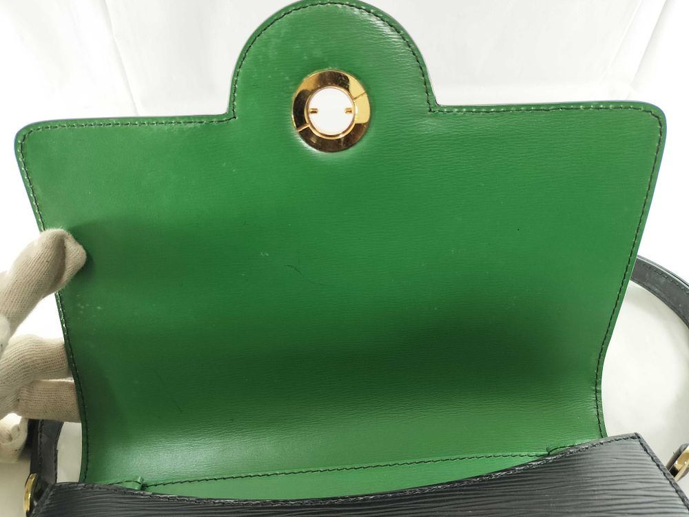 Vintage Authentic Louis Vuitton Epi Leather Free Run Shoulder Bag Black
