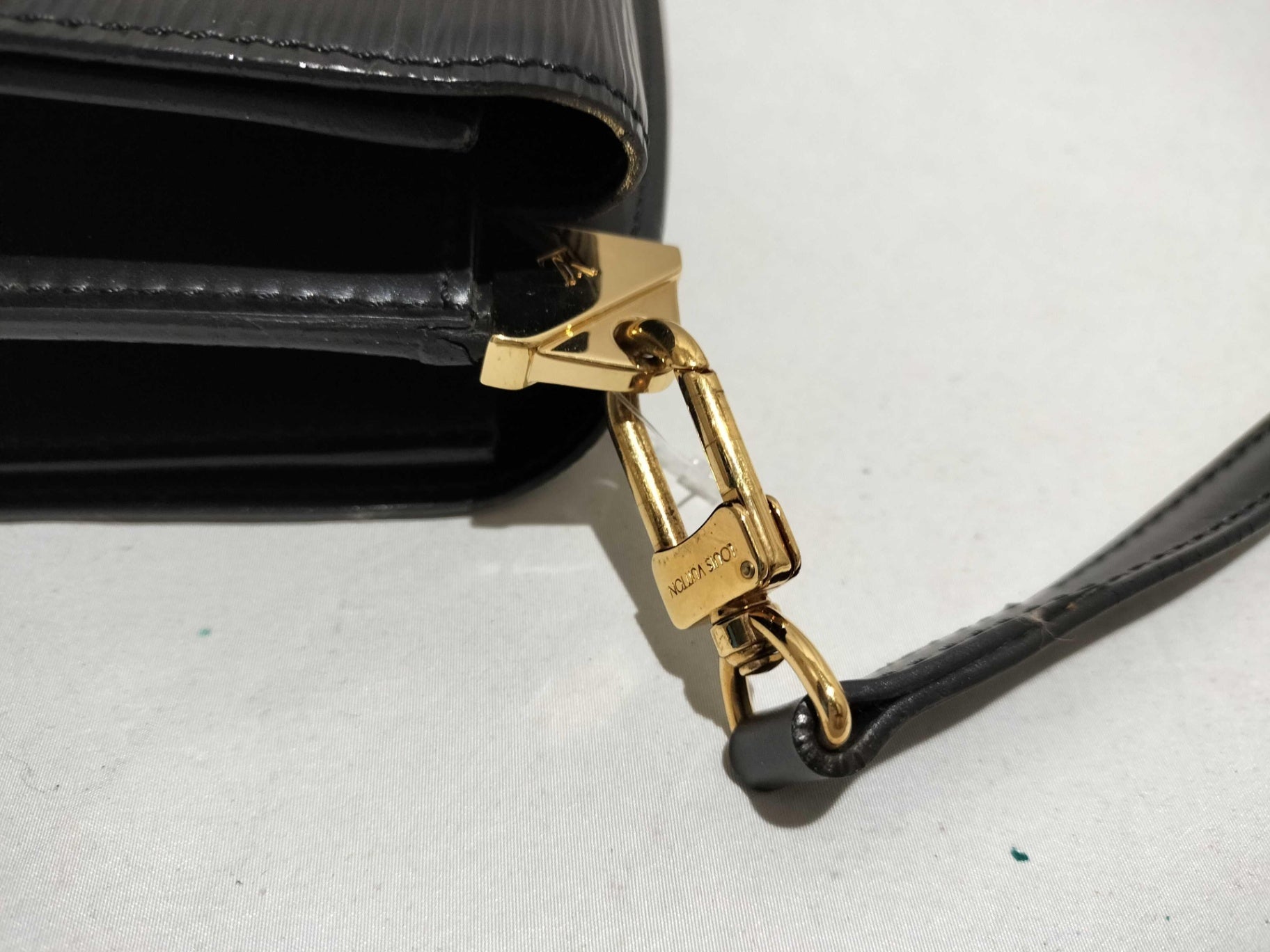 Authentic Louis Vuitton Grenelle M52362 Epi Leather Black Shoulder Bag