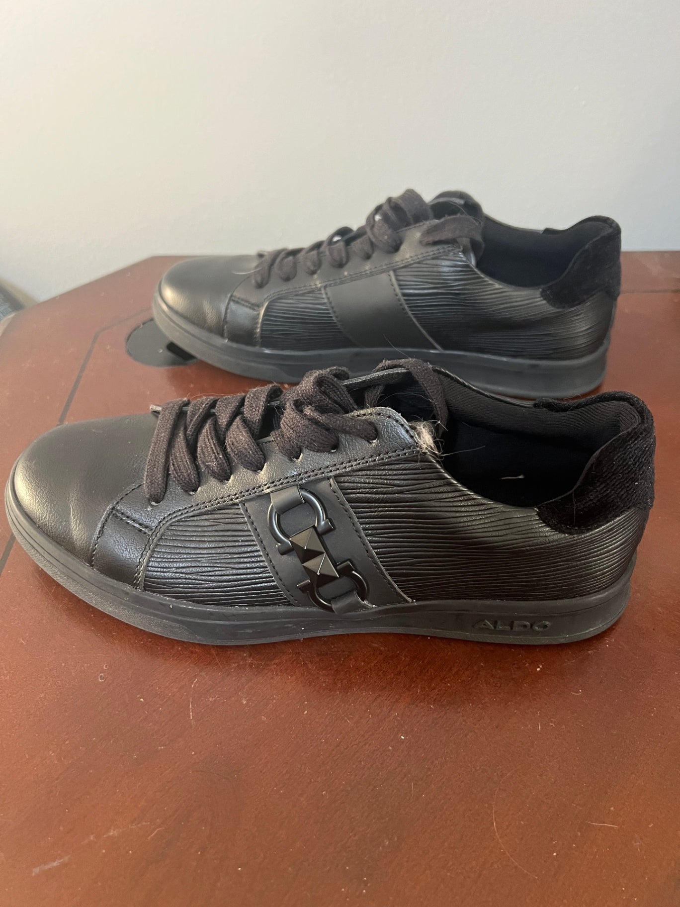 Aldo Pinedale Black Low Top Fashion Sneakers Men's Size 7.5 / Women's 9.0