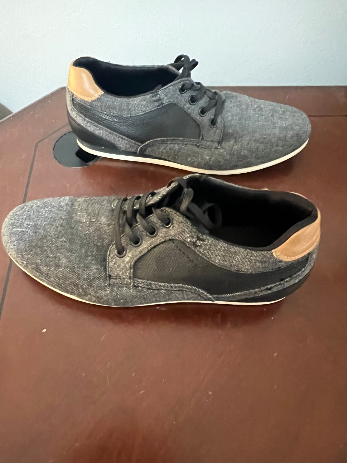 Aldo Gray and Black Canvas Lace-Up Sneakers Men's Size 7.5 Low Top
