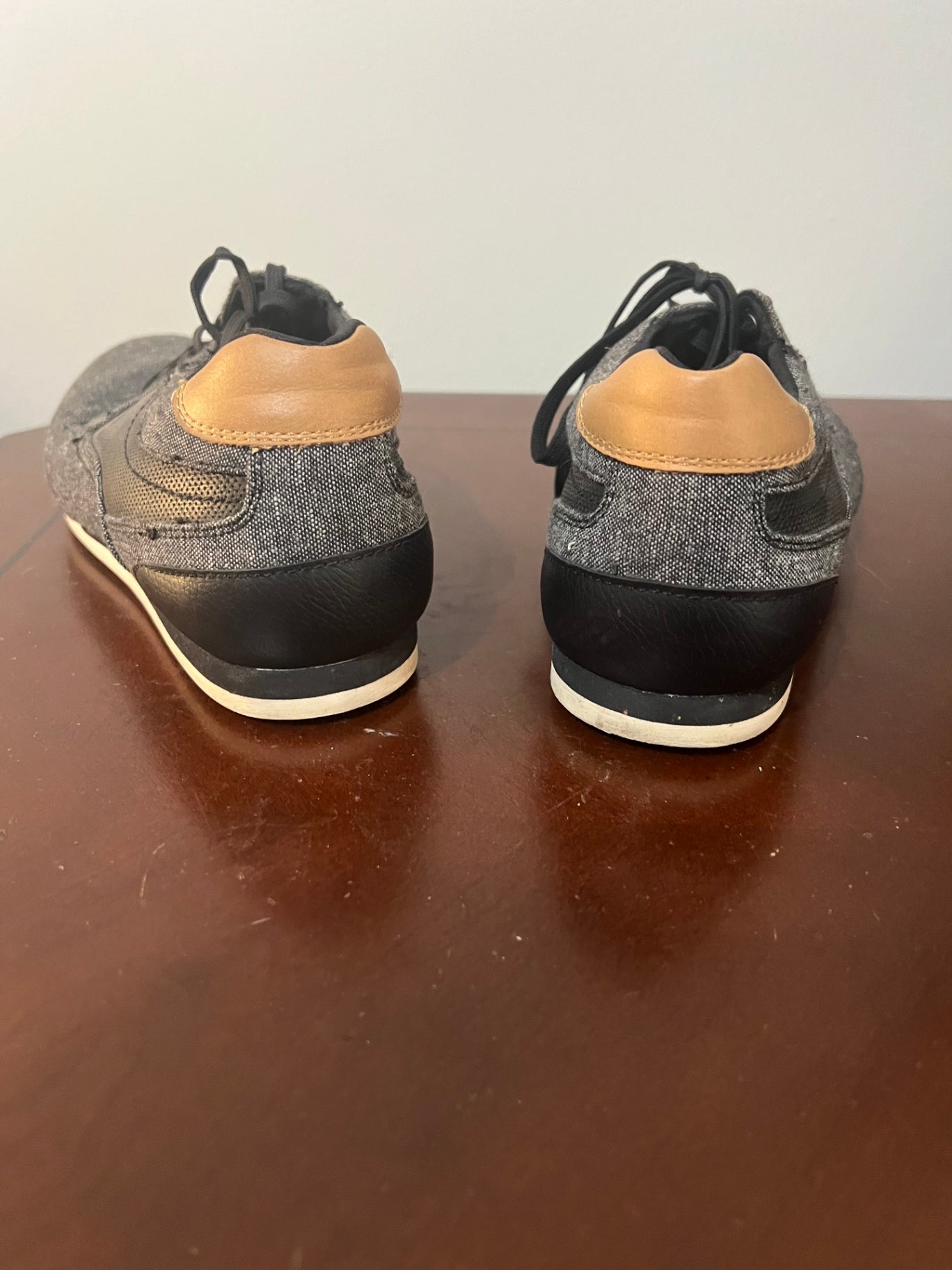 Aldo Gray and Black Canvas Lace-Up Sneakers Men's Size 7.5 Low Top