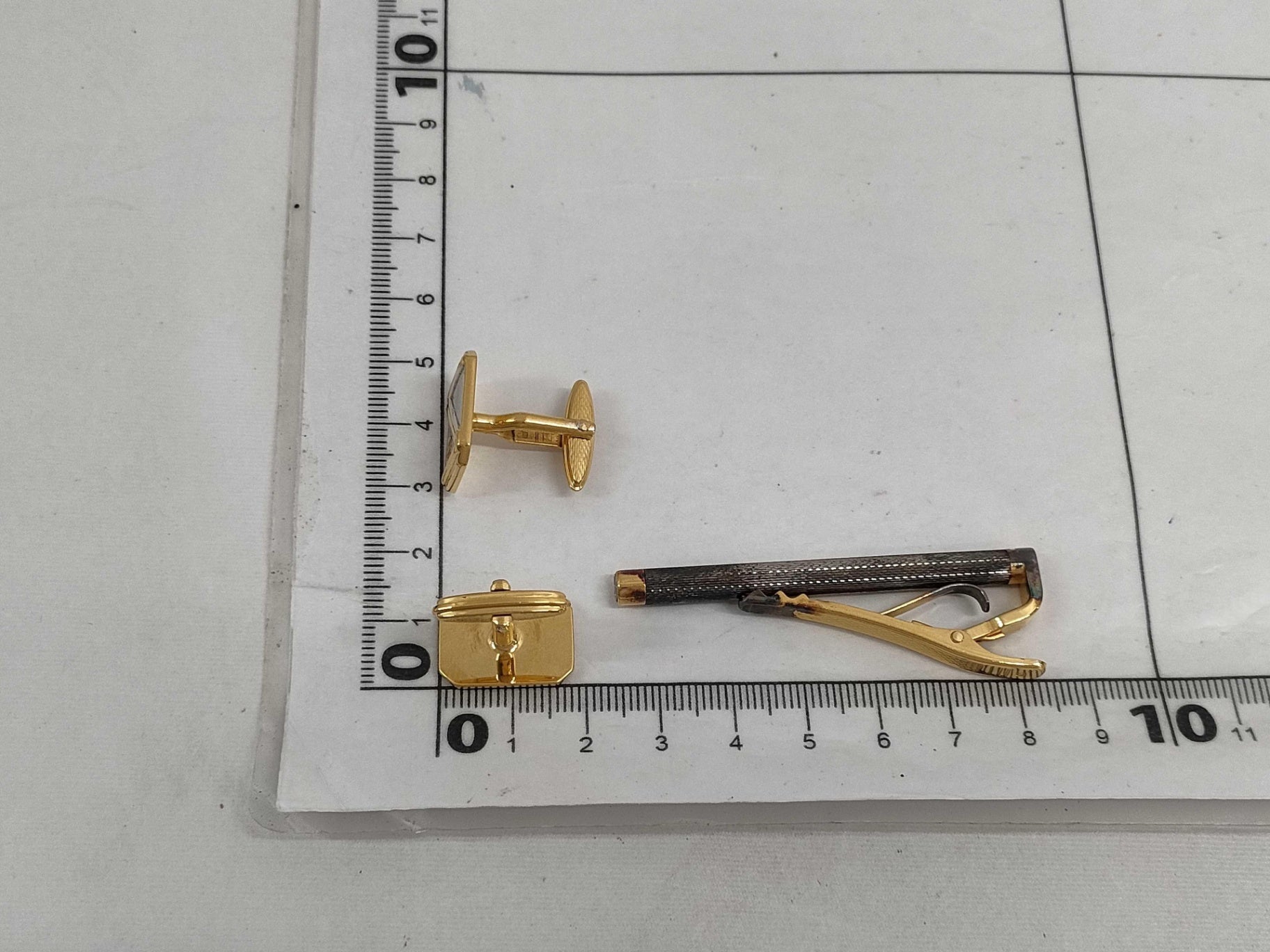 Dunhill Gold Tone Cufflinks Tie Bar Set Geometric Triangle Inlay Vintage Luxury
