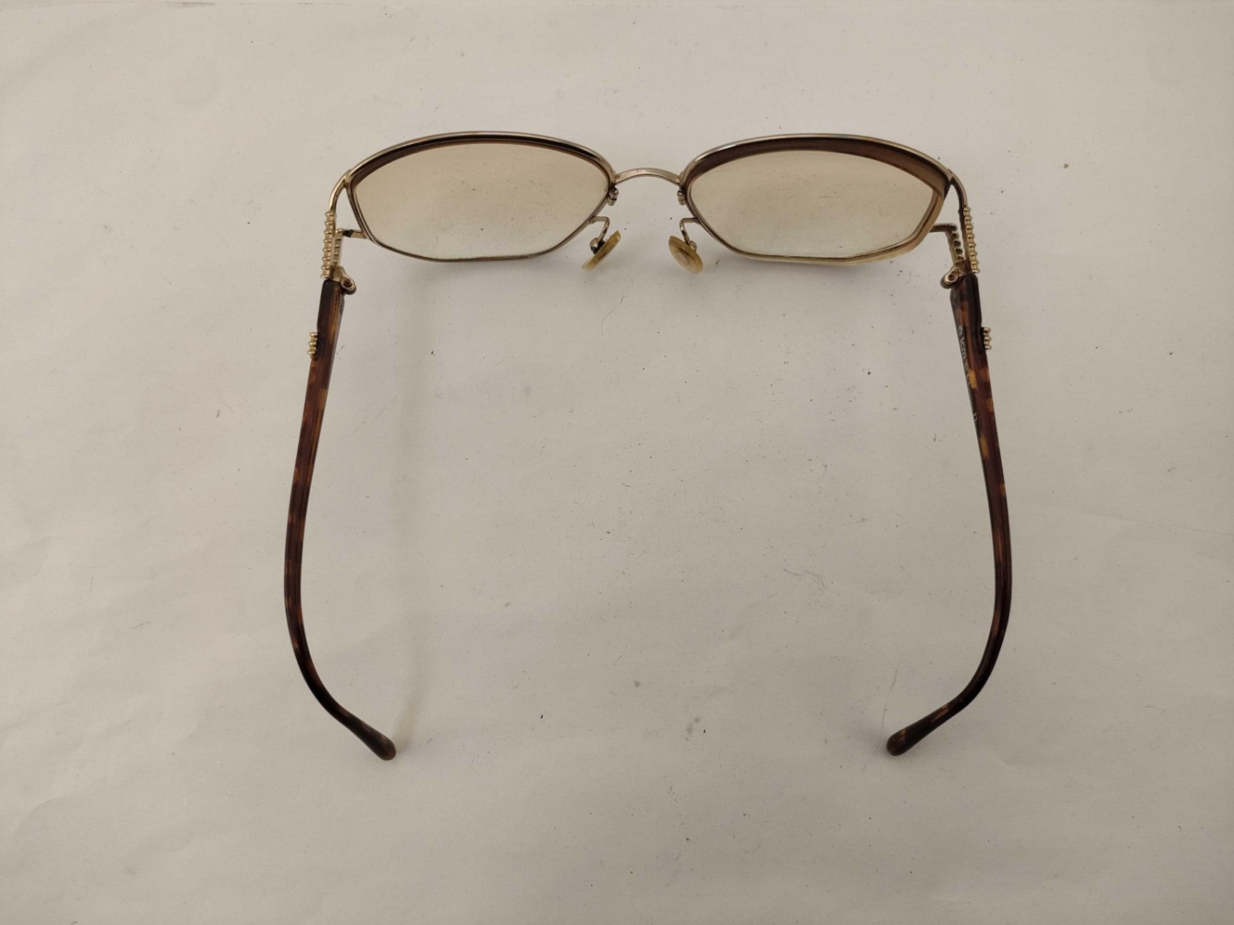 Christian Dior Vintage 2492 Gold Tone Rimless Sunglasses Light Tint Lenses