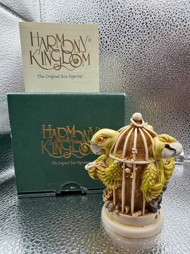 Harmony Kingdom The Great Escape Parrots Figurine TJBP