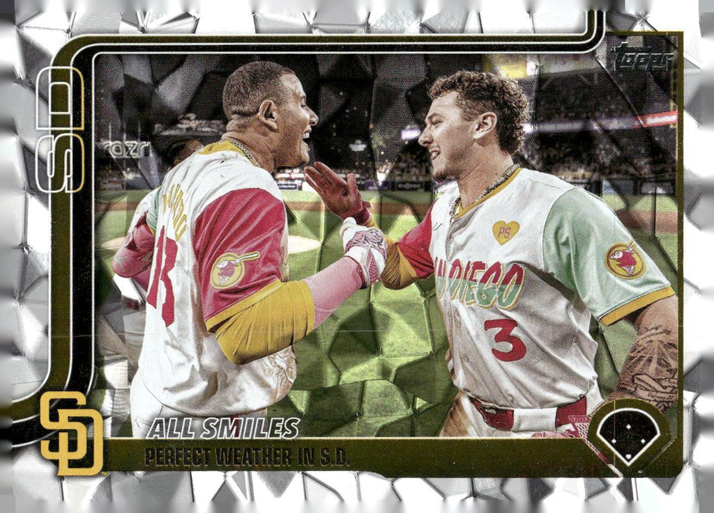 2025 Topps #143 All Smiles: Perfect Weather in S.D.