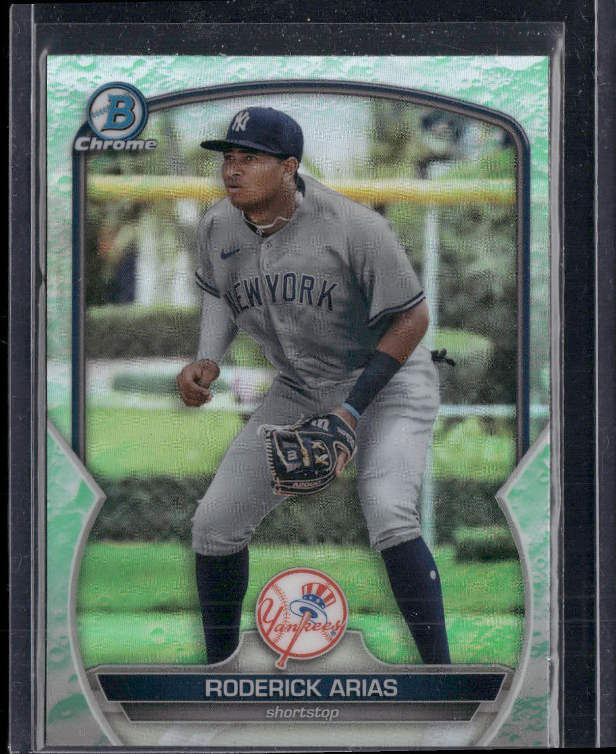 2023 Bowman #BCP-135 Roderick Arias Chrome Prospects Lunar Glow Refractors