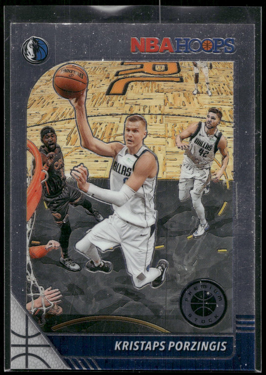 2019-20 Hoops Premium Stock #40 Kristaps Porzingis