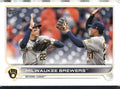 2022 Topps #597 Milwaukee Brewers