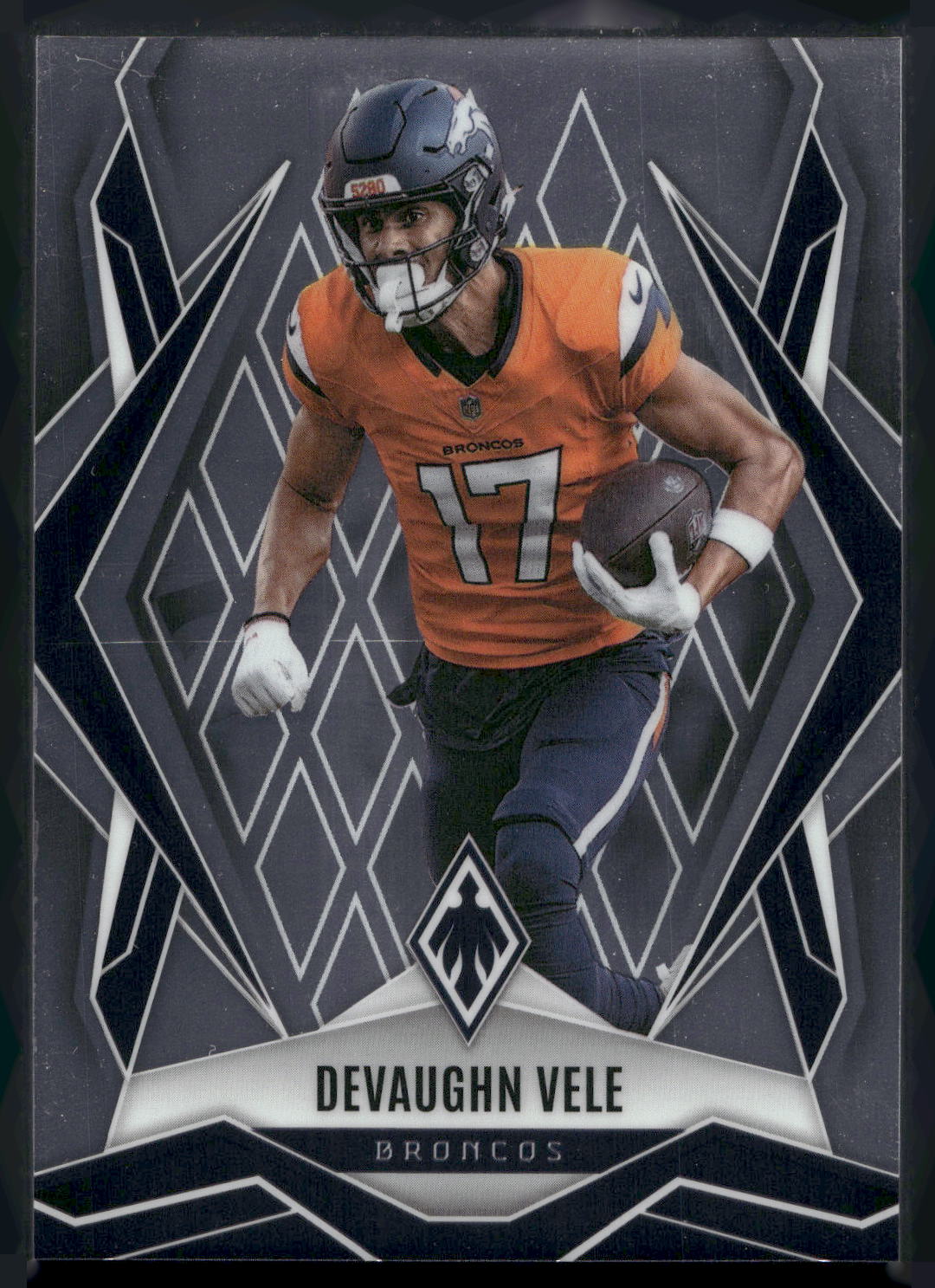 2025 Panini Phoenix #14 Devaughn Vele