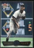 2002 Ultra #18 Moises Alou