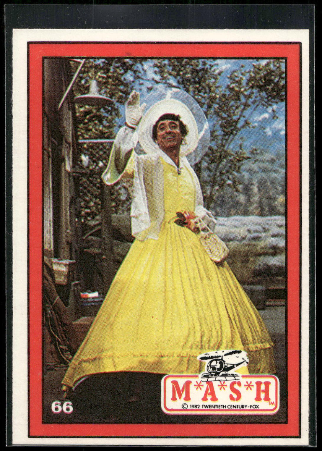1982 Donruss M*A*S*H #66 Klinger as Scarlett O'Hara