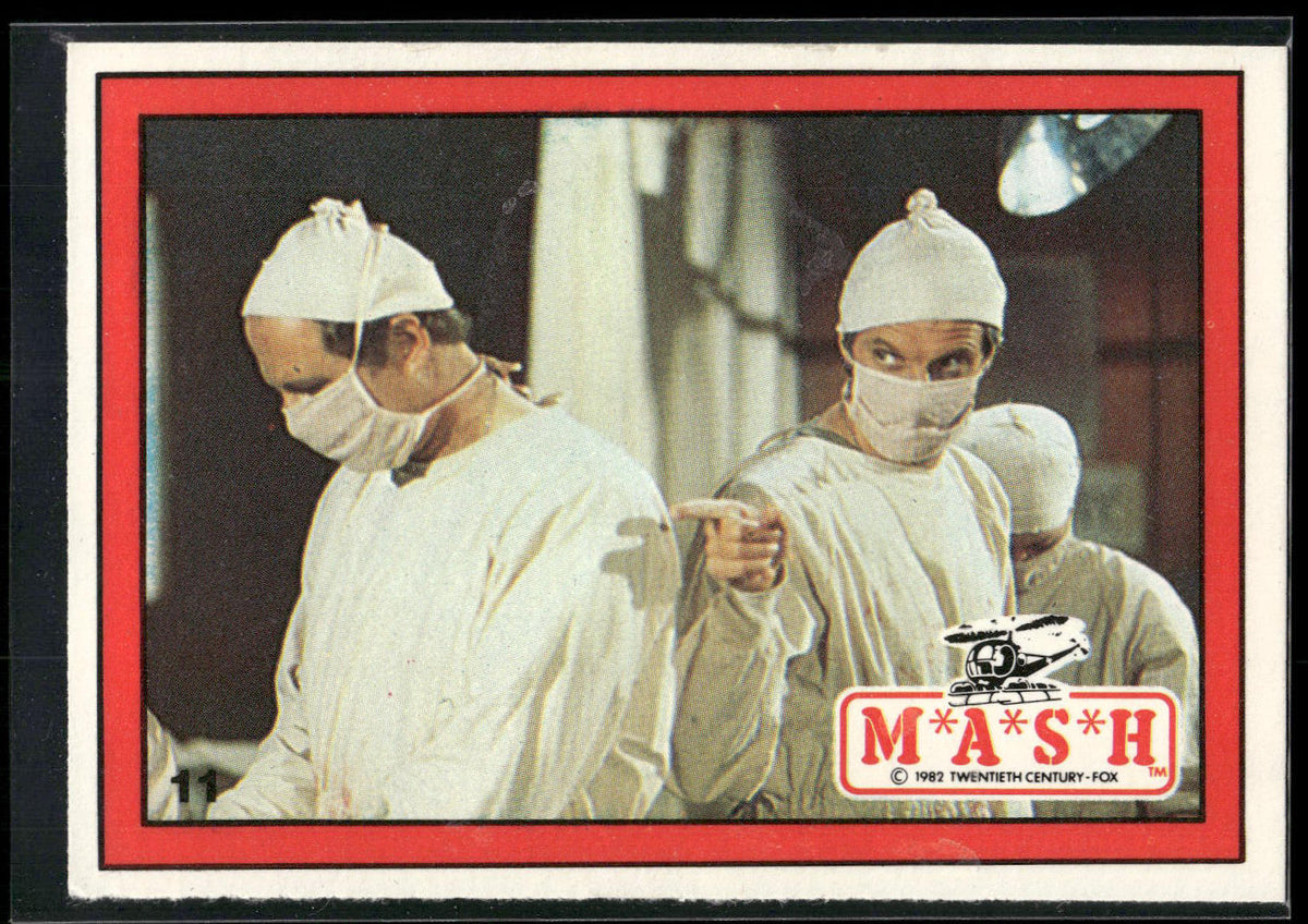 1982 Donruss M*A*S*H #11 Winchester & Hawkeye in