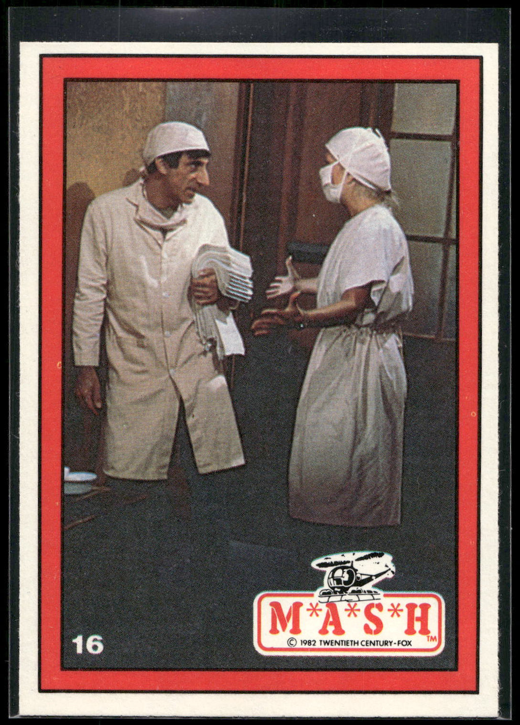 1982 Donruss M*A*S*H #16 Klinger & Margaret in pre-op