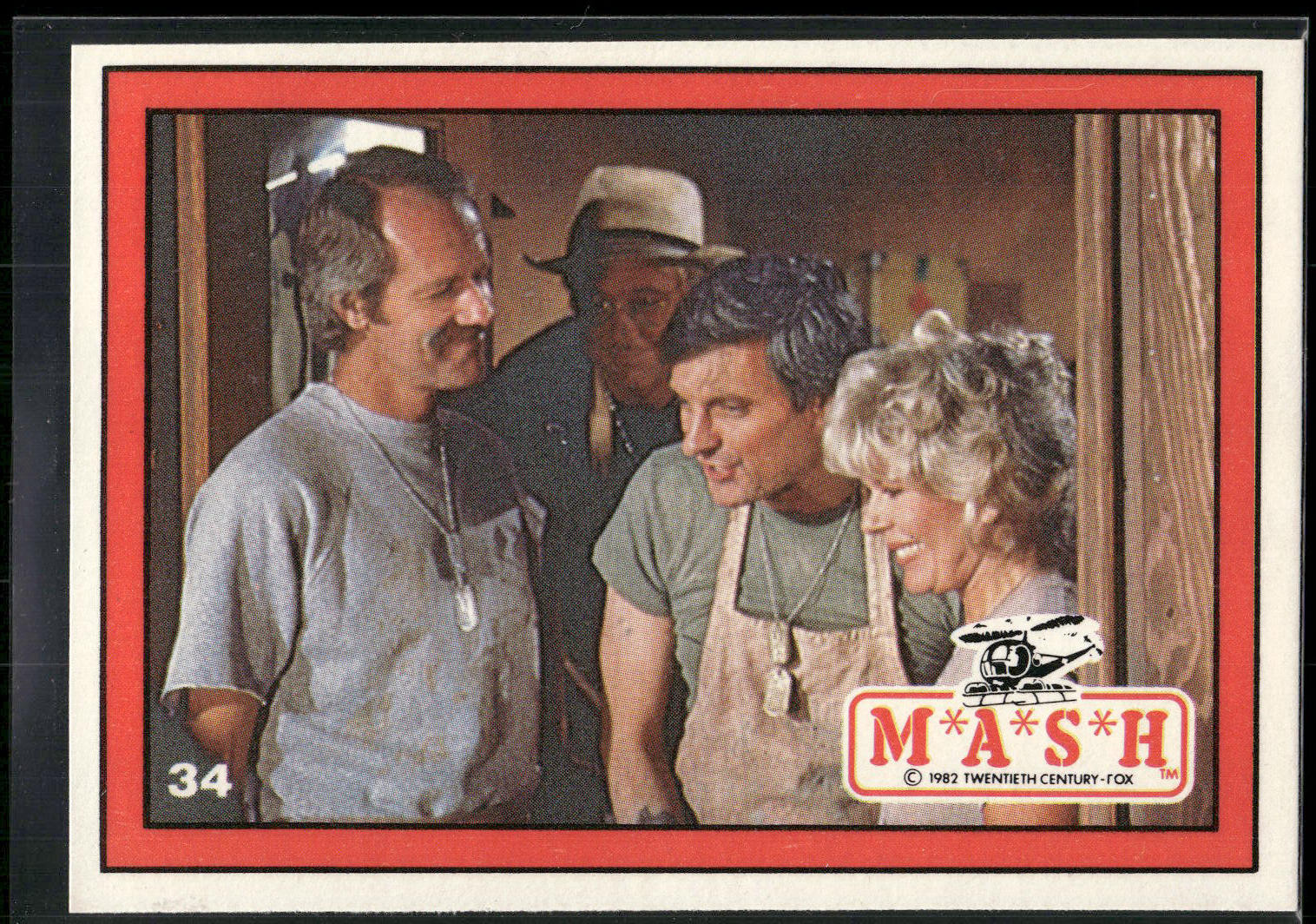 1982 Donruss M*A*S*H #34 Friends take time to laugh