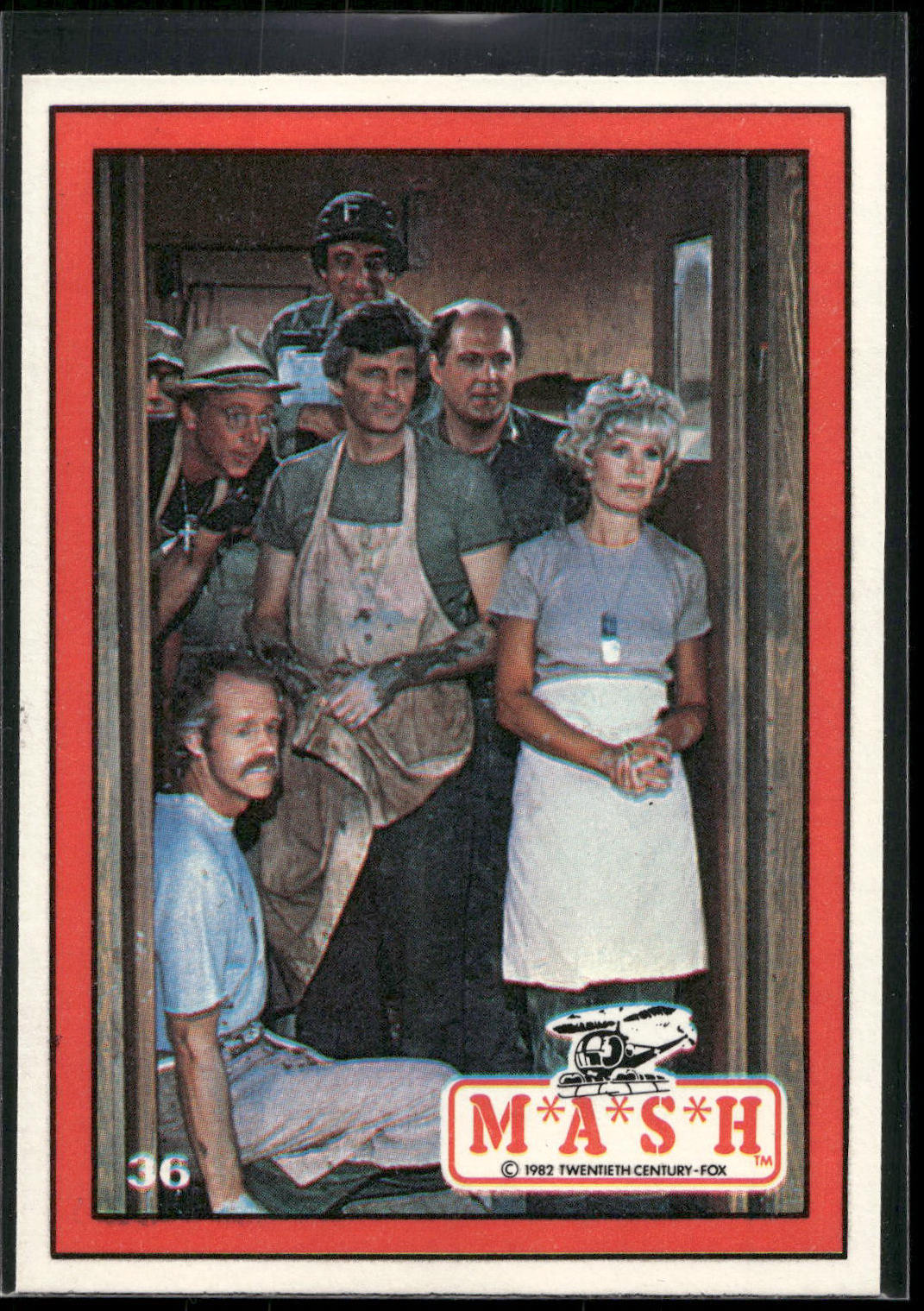 1982 Donruss M*A*S*H #36 Cast photo, doorway