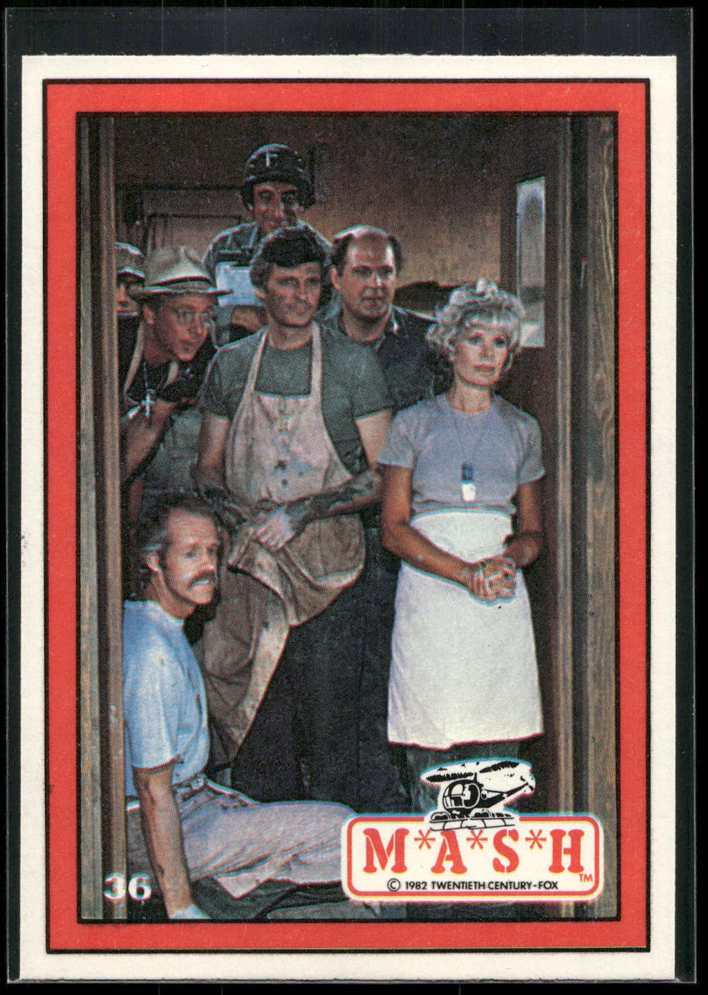 1982 Donruss M*A*S*H #36 Cast photo, doorway