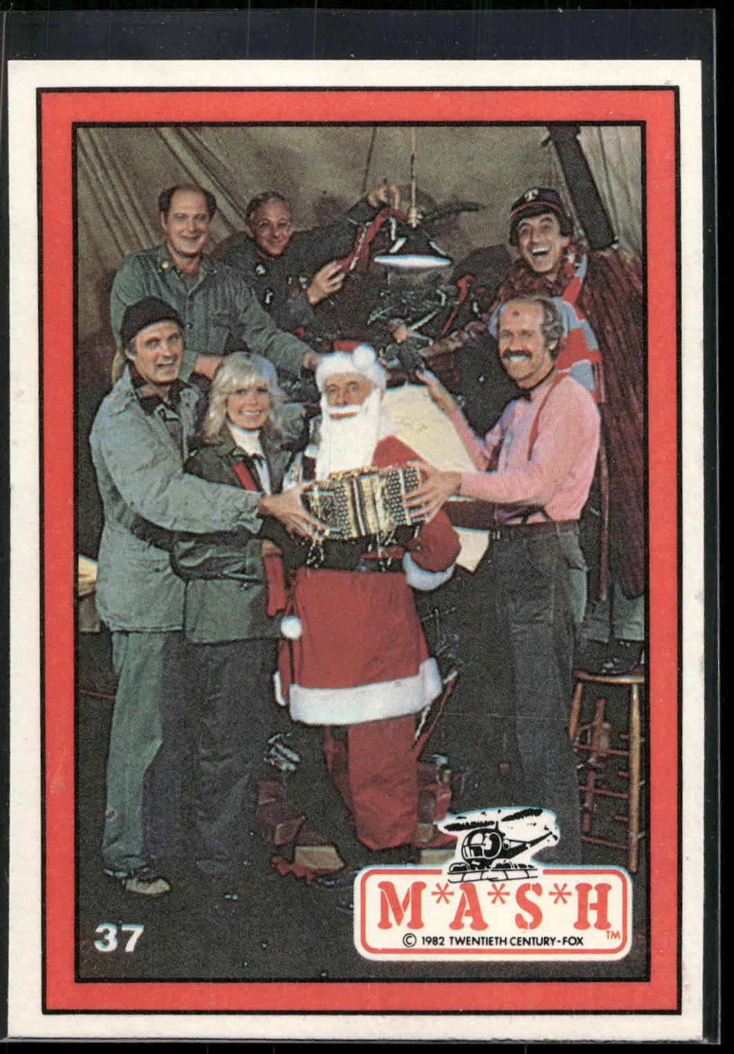 1982 Donruss M*A*S*H #37 Christmas at the 4077th