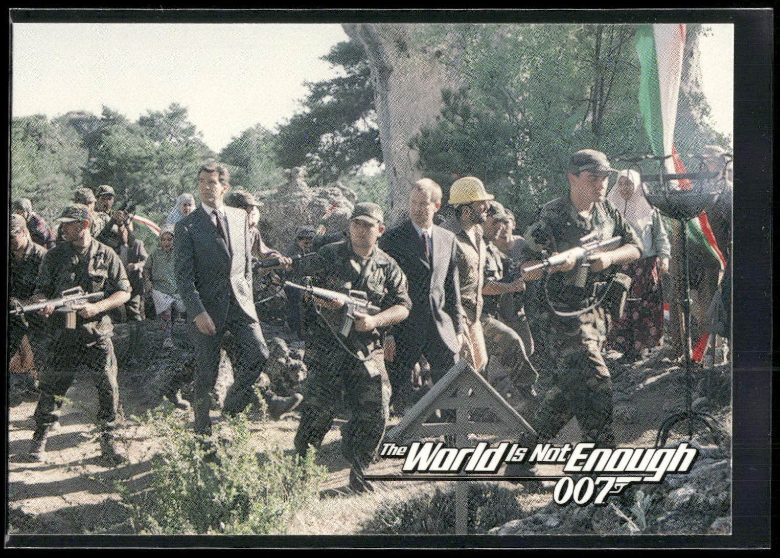 1999 Inkworks James Bond The World Is Not Enough #20 Someone to Watch Over Her
