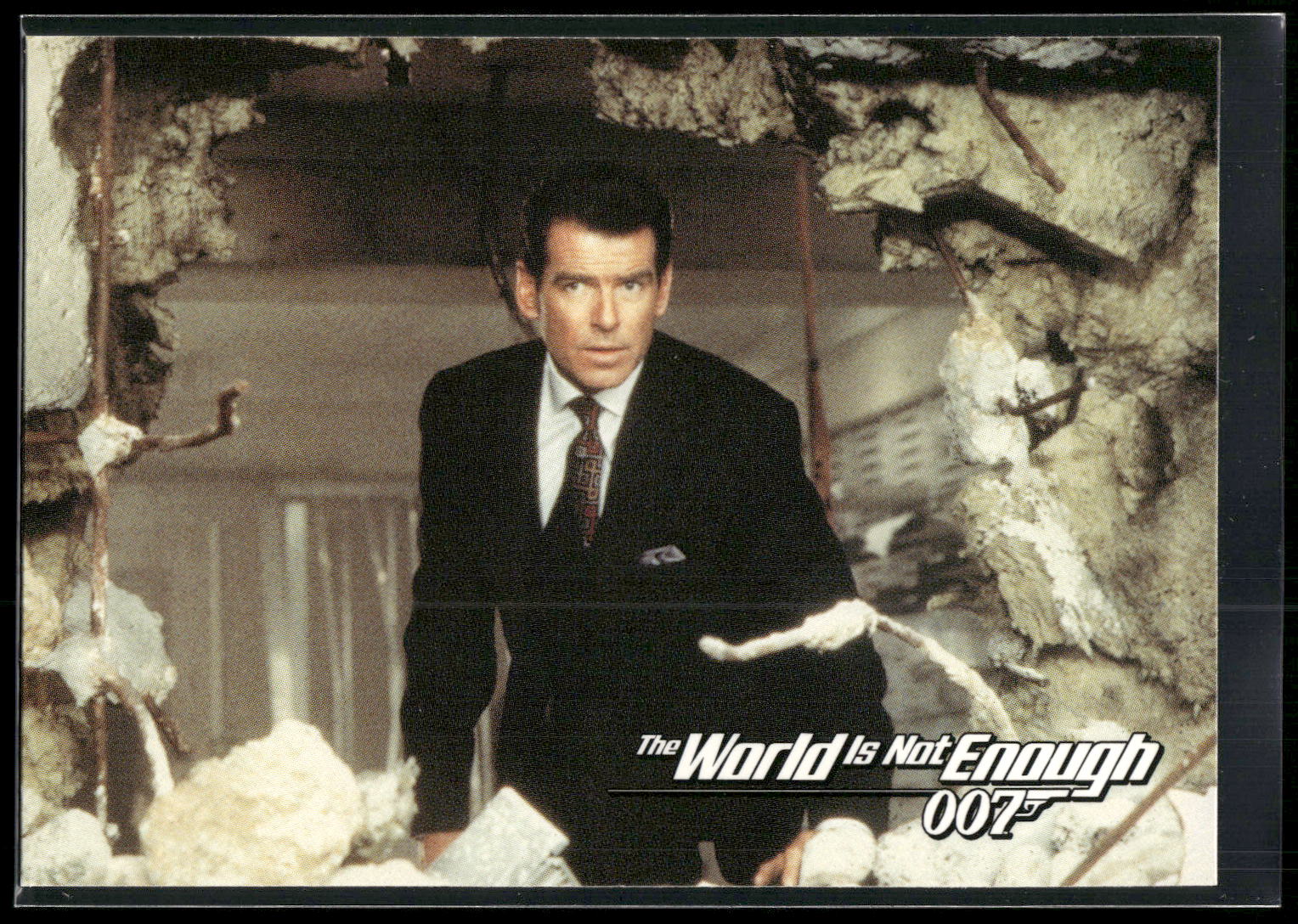 1999 Inkworks James Bond The World Is Not Enough #7 MI-6 Blasted!