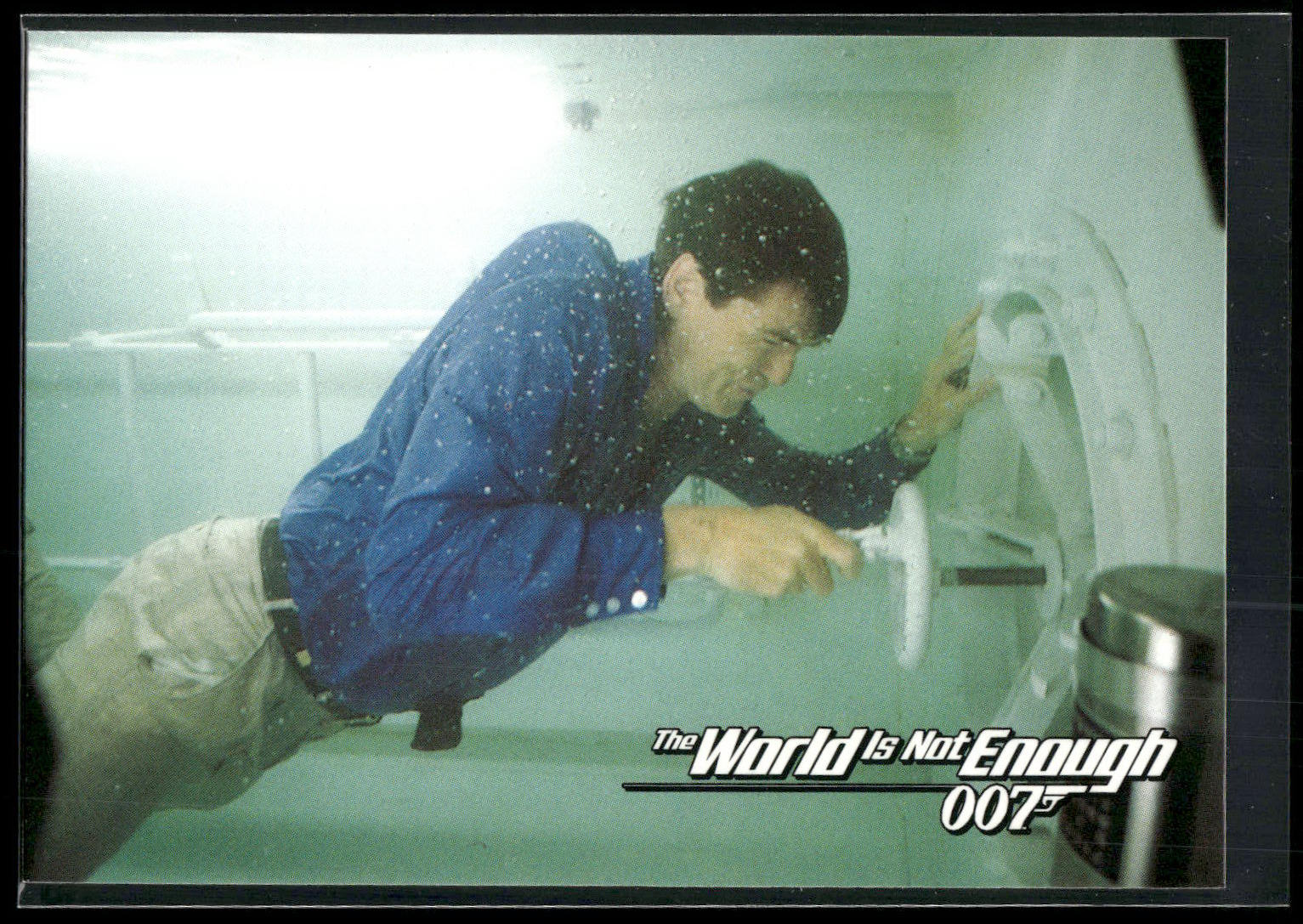 1999 Inkworks James Bond The World Is Not Enough #59 The World Holds Its Breath