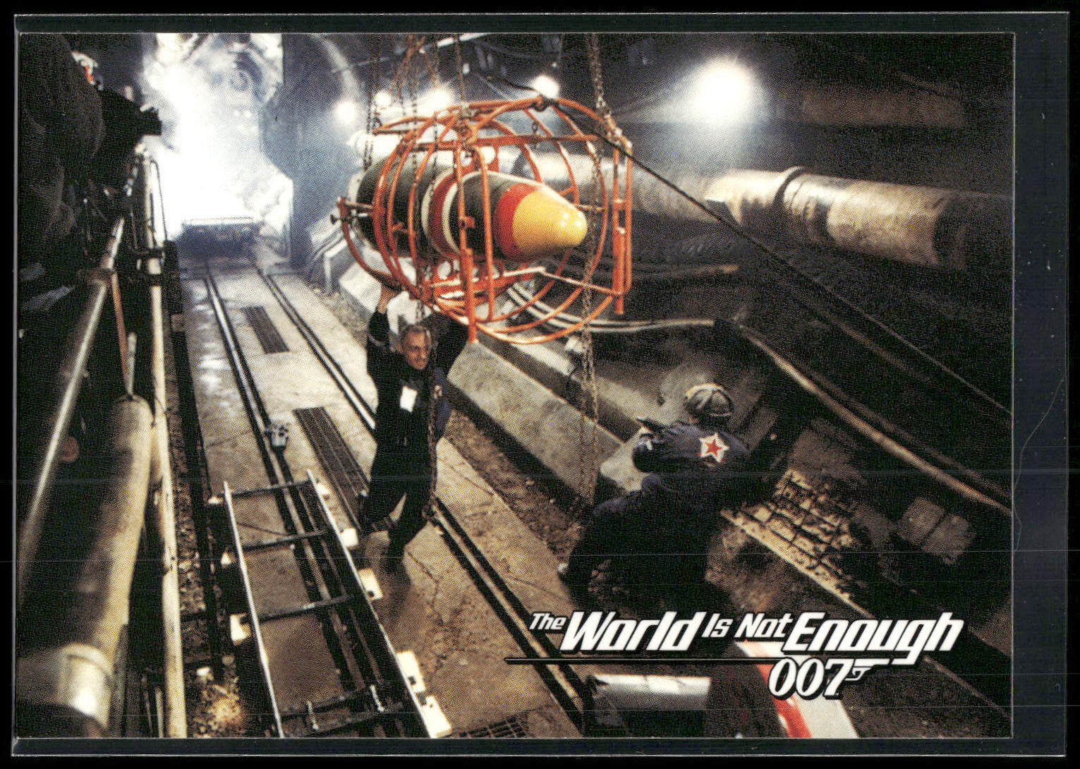 1999 Inkworks James Bond The World Is Not Enough #35 Master of the Bomb