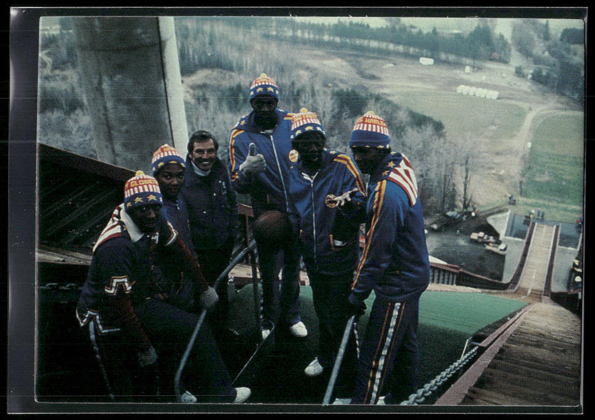 1992 Comic Images Harlem Globetrotters #16 Globetrotting