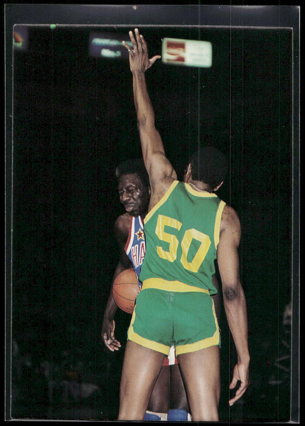 1992 Comic Images Harlem Globetrotters #10 "Courting" Success