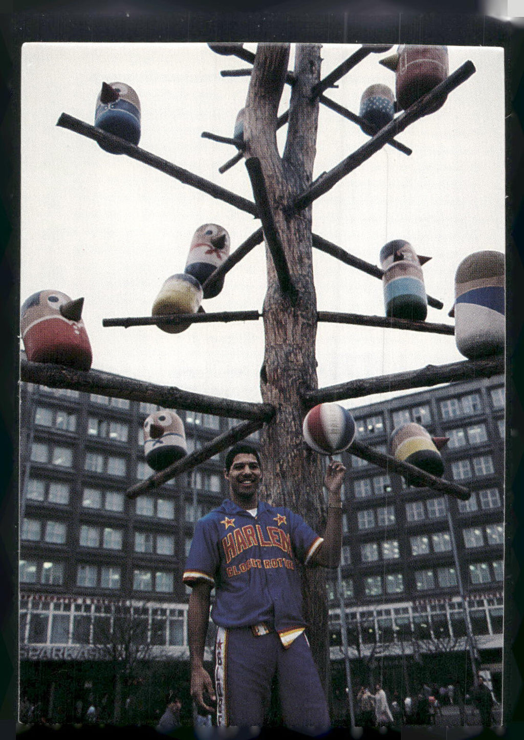 1992 Comic Images Harlem Globetrotters #8 Hard Times