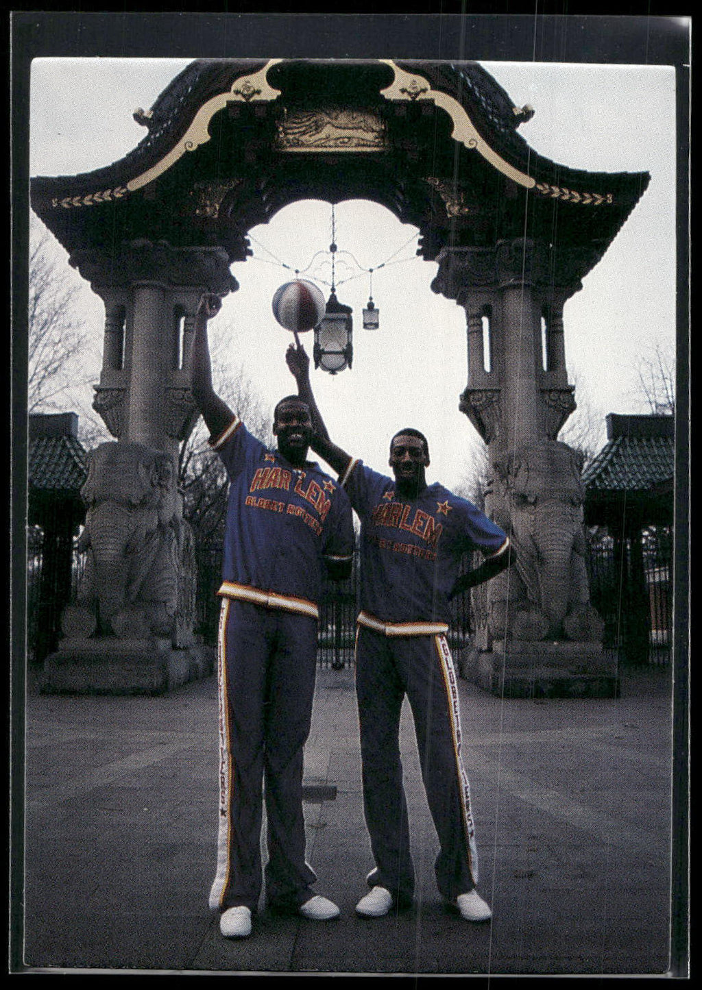 1992 Comic Images Harlem Globetrotters #84 From Russia, with Love