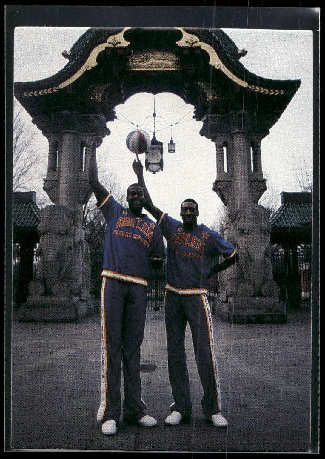 1992 Comic Images Harlem Globetrotters #84 From Russia, with Love